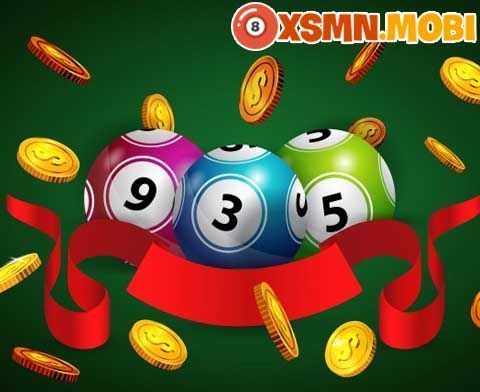Hình ảnh người chơi vui mừng trúng số XSMB